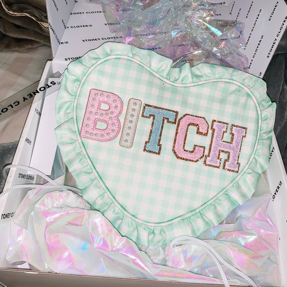 SCL HEART RUFFLE POUCH💕